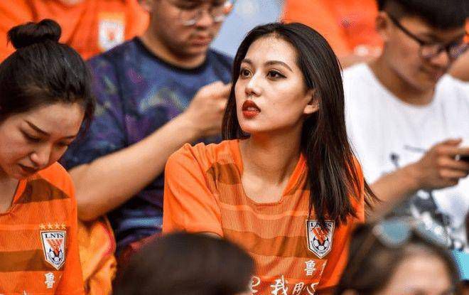美女撒尿全过程免费